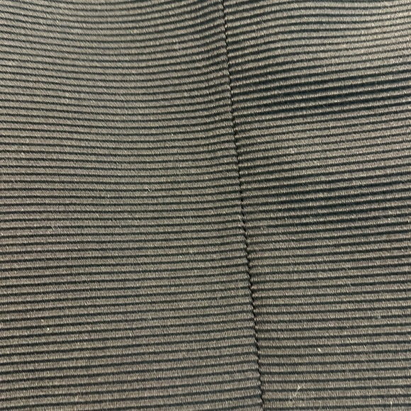 Super elegant skirt in grey and black - Picture 2 of 3